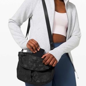 Lululemon All Night Festival Bag *5L Camo